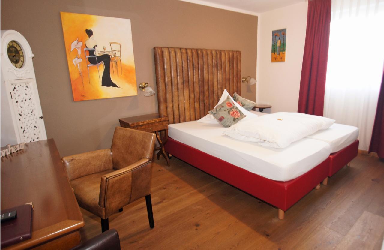 Uno Hotel Chapeau Noir - Free Parking Uberherrn ภายนอก รูปภาพ