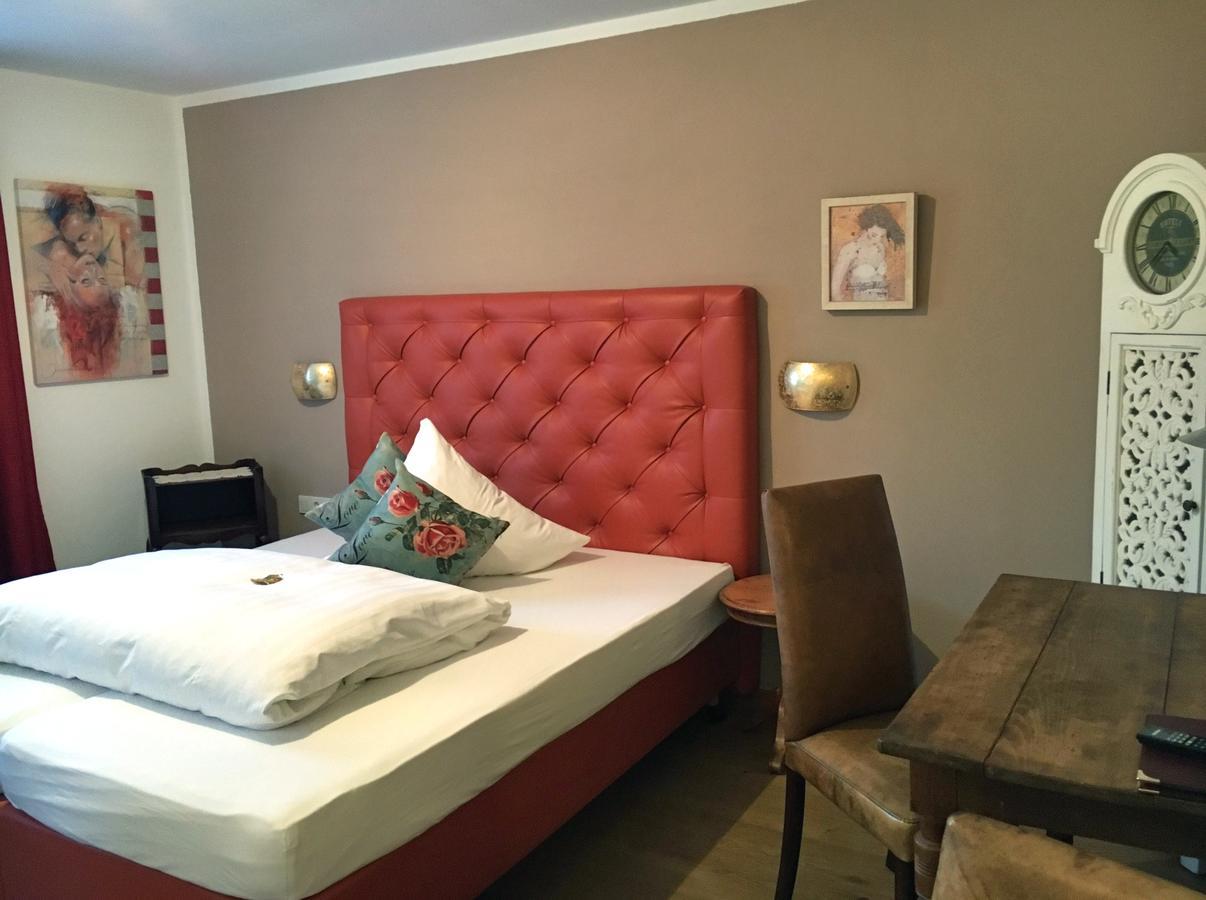 Uno Hotel Chapeau Noir - Free Parking Uberherrn ห้อง รูปภาพ
